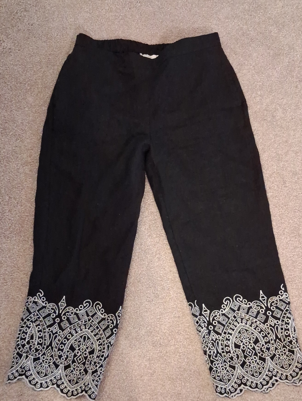 Chico's Black 100% Linen Cropped Pants with White Embroidered Trim. Size 6